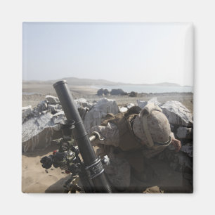 Íman Fuzileiro americano dispara morteiro em Salinas, P