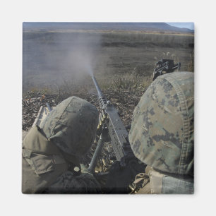 Íman Fuzileiros disparam uma metralhadora M2 50