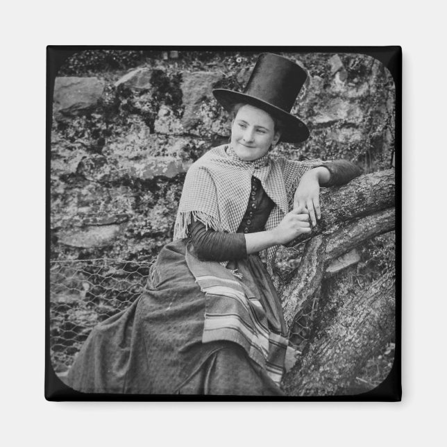 Íman Galês Garota Tradicional Vestido Circa 1890 (Frente)