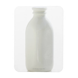 Íman Garrafa de leite no fundo branco
