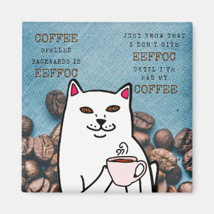 Íman Gato engraçado com copa de café e mural