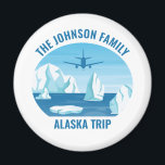 Íman Glaciar Azul Personalizado Da Família Alaska<br><div class="desc">Legal ímã de férias no Alaska para sua viagem familiar com glacier e design oceano e seu nome personalizado. Icebergs flutuam no mar sob um avião azul nesta lembrança de manutenção da exploração ártica de bonés de gelo no oceano Pacífico.</div>