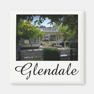 Íman Glendale, Estação de Gás na Praça Adams, Calif