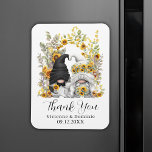 Íman Gnome Sunflower Wedding Obrigado<br><div class="desc">Obrigado de casamento personalizado,  o seu imã favorece os seus hóspedes,  apresentando uma noiva e um gnomo de noiva e uma ilustração de arco floral de girassol. Edite o modelo com uma data e os nomes dos recém-casados.</div>