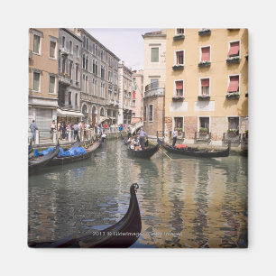Íman Gôndola em um canal, Veneza, Italia