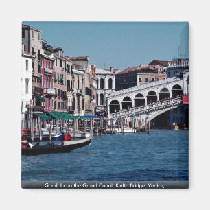 Íman Gôndola no canal grande, ponte de Rialto, Veneza,