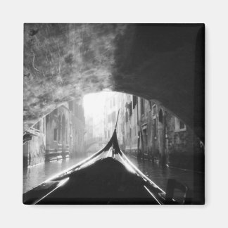 Íman Gondola Sob Uma Ponte De Veneza