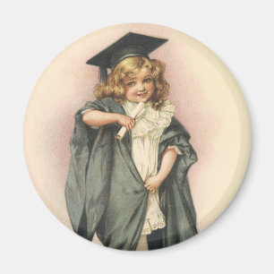 Íman Graduação Antiga, Menina Vestindo um Chapéu e Toga