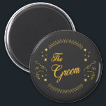 Íman Groom GoldBlack Wedding Elegante Moderno<br><div class="desc">Groom GoldBlack Wedding Elegante Modern Magnet é excelente para o Groom vestir. Também faz um belo presente para o Groom.</div>