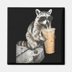 Íman Guaxinim engraçado bebendo café gelado meme animal