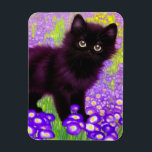 Íman Gustav Klimt Black Kitten<br><div class="desc">Magnet com um gatinho preto Gustav Klimt! Esta beleza de olhos largos se coloca num campo verde de flores roxas. Um presente pensativo para amantes de gatos e entusiastas de arte austríacos!</div>