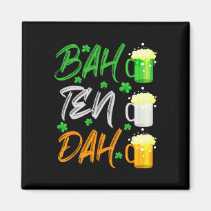 Íman H Ten Dah Garçom Servindo Cerveja Amante do St Pat