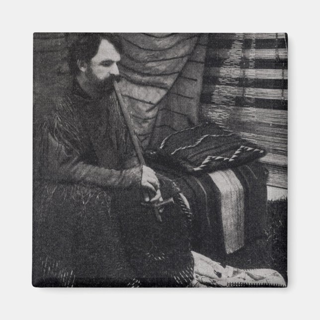 Íman Hamlin Garland em seu Cheyenne Teepee Smoking (Frente)