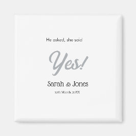 Íman He asked she said yes engagement simple silver dat