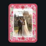 Íman Hibiscus e rendas RED<br><div class="desc">Para mim, o hibisco é uma das flores mais bonitas. Minha inspiração aqui, com essa flor, é um padrão romântico de rendas brancas (efeito gráfico) e um padrão de arbusto hibisco (nas mesmas matizes) com um pequeno contorno de ouro claro. Eu proponho a vocês um estilo floral fresco, macio e...</div>