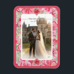 Íman Hibiscus e rendas RED<br><div class="desc">Para mim, o hibisco é uma das flores mais bonitas. Minha inspiração aqui, com essa flor, é um padrão romântico de rendas brancas (efeito gráfico) e um padrão de arbusto hibisco (nas mesmas matizes) com um pequeno contorno de ouro claro. Eu proponho a vocês um estilo floral fresco, macio e...</div>