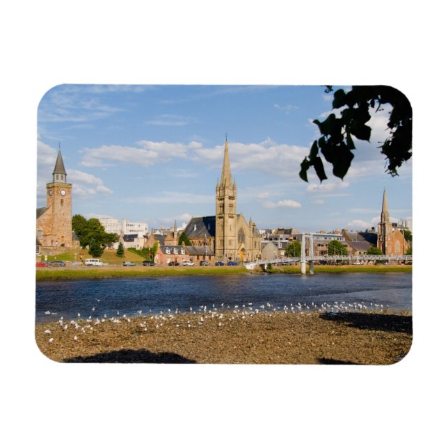 Íman Horizonte e rio da pitoresca cidade de Inverness (Horizontal)