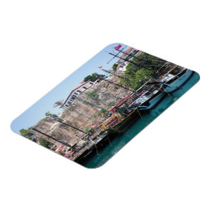 Íman Iates agradáveis perto das paredes