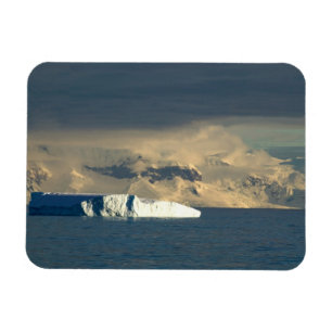 Íman Iceberg no início da Passagem de Drake