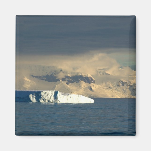 Íman Iceberg no início da Passagem de Drake logo (Frente)