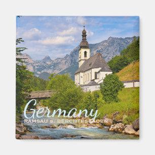 Íman Igreja de montanha com paisagem