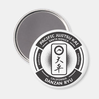 Íman Ímã Círculo PJK 2,25" / logotipo em preto