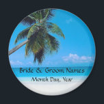 Íman Imagem de Casamento com Data de Casamento<br><div class="desc">Cena de praia tropical com espaço para nomes da noiva e noiva e um lugar para você se adaptar com a data do casamento.</div>