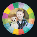Íman Imagem de Foto Redonda da Roda Cor Brilhante<br><div class="desc">Um presente divertido para amigos e família este quadro colorido do arco-íris é a adição perfeita a qualquer foto divertida.</div>