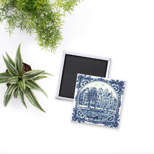 Íman Imóveis de cidades azuis e pintura em frente de ág