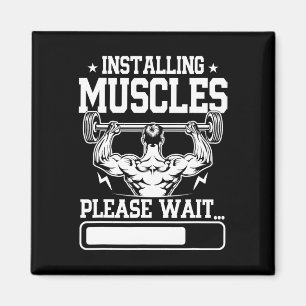 Íman Instale Músculos Por Favor Espere Camisa Engraçada