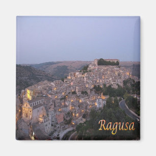 Íman IT - Sicília - Ragusa - Vista Panorâmica Noturna