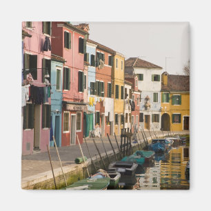 Íman Itália, Burano. Casas coloridas da linha a