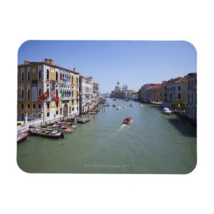 Íman Italia, Veneza, barcos no canal na cidade