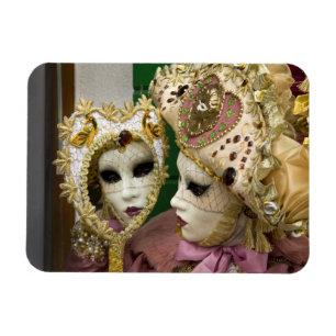 Íman Itália, Veneza, Ilha de Burano. Mulher vestida em