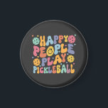 Íman Jogador Colorido de Jogadores Felizes para Jogar P<br><div class="desc">Qualquer um que jogou pijama sabe o quanto é divertido e riso que se ouve no campo...  é fazê-los felizes! Mostre àqueles que você joga com o quanto você gosta de picleball com este lindo e colorido ímã "pessoas felizes jogam piquenique".</div>