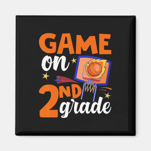 Íman Jogo No segundo De Basquete De Volta Ao Ensino Esc
