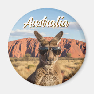 Íman Kangaroo com óculos de sol em Uluru, Austrália
