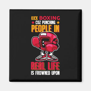 Íman Kick Boxing Soco Com as Pessoas Desaprovado
