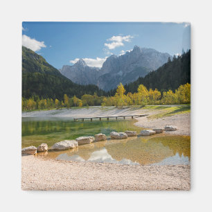 Íman Lago Jasna nos Alpes eslovenos no outono