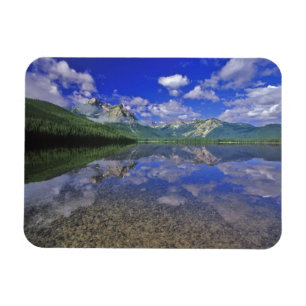 Íman Lago Stanley nas montanhas Sawtooth de Idaho