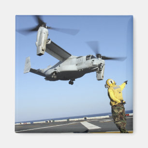 Íman Lançamentos de um Osprey MV-22 do USS Nassau