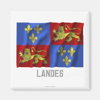 Íman Landes acenando bandeira com nome