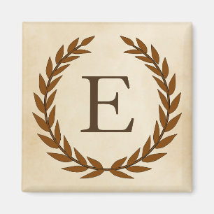 Íman Laurel Wreath sobre o pergaminho Monograma Inicial