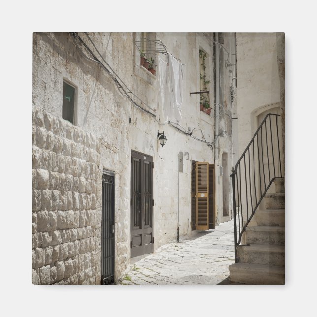 Íman Lavadeira pendurada para secar num beco em Itália (Frente)