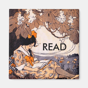 Íman Leitura da menina do vintage sob uma árvore