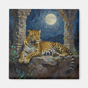 Íman Leopardo Majestoso na Saliência do Penhasco