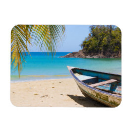 Íman Linda praia tropical com um barco a remo