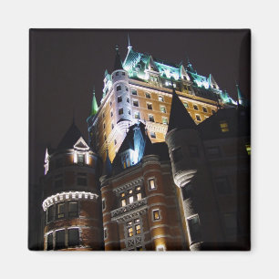 Íman Lit do castelo de Frontenac do castelo acima no
