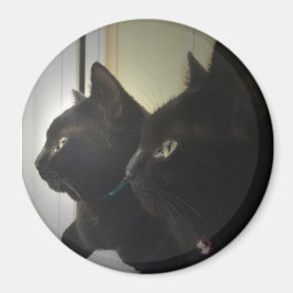 Íman looking out the window