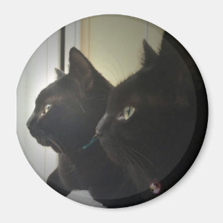 Íman looking out the window